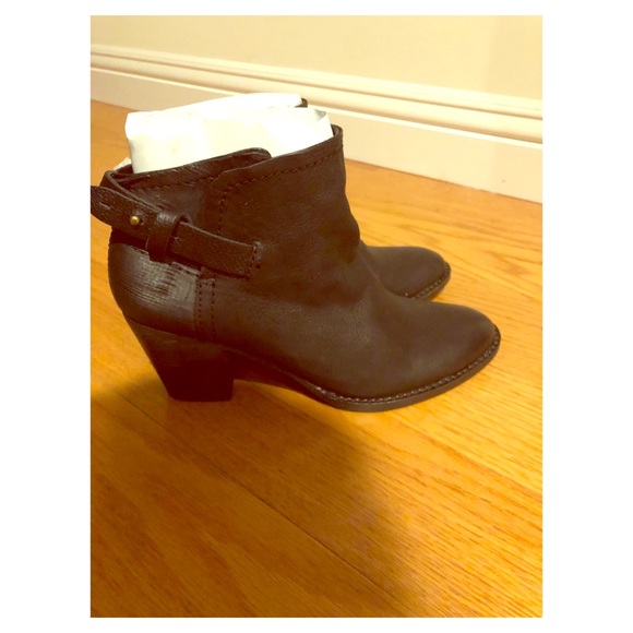 Black booties - Picture 2 of 5